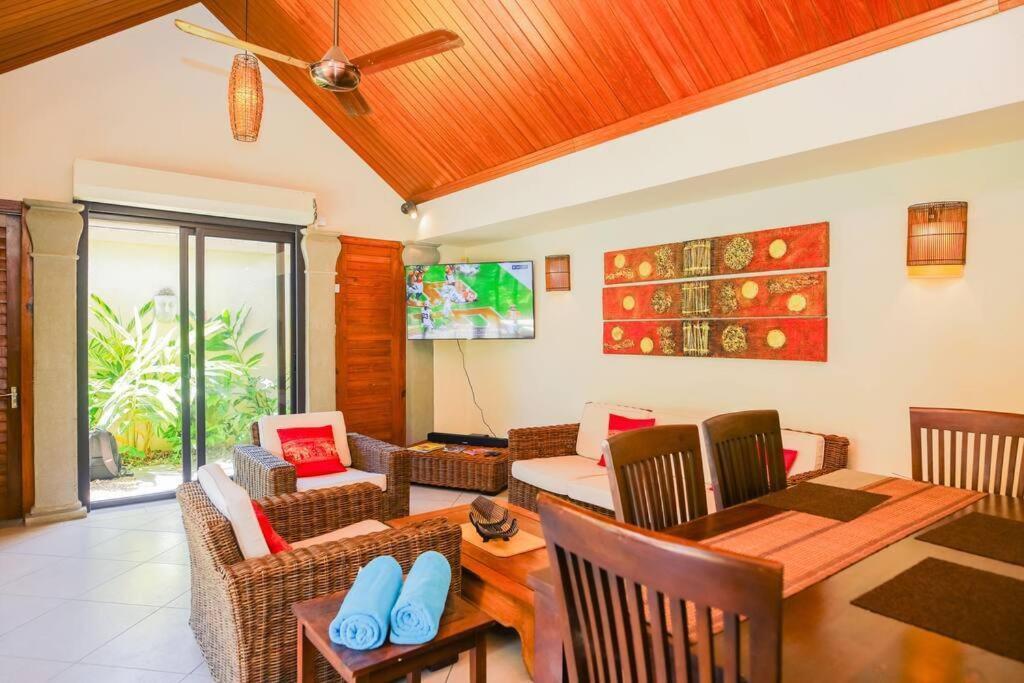 Villa Tropicale Balinaise Intimiste กรองด์เบย์ ภายนอก รูปภาพ