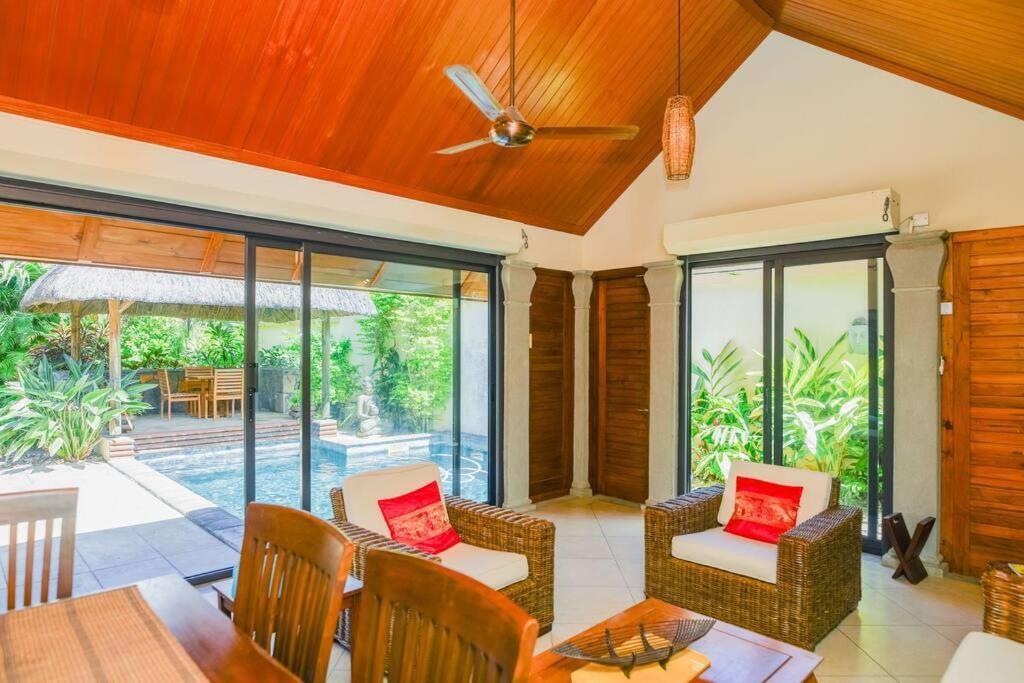 Villa Tropicale Balinaise Intimiste กรองด์เบย์ ภายนอก รูปภาพ
