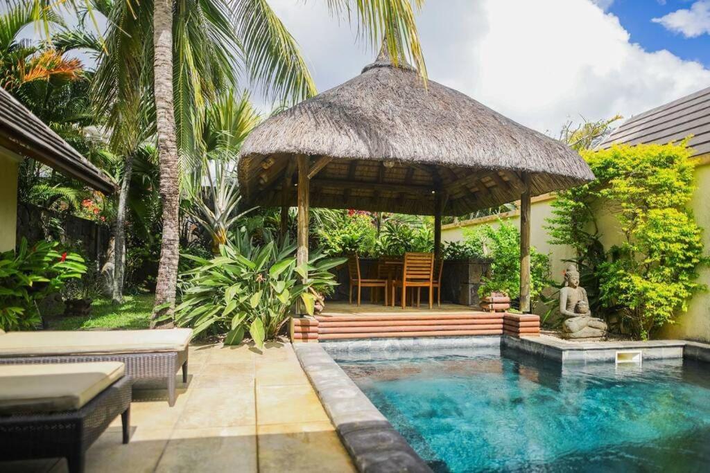 Villa Tropicale Balinaise Intimiste กรองด์เบย์ ภายนอก รูปภาพ