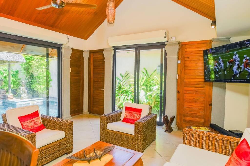 Villa Tropicale Balinaise Intimiste กรองด์เบย์ ภายนอก รูปภาพ